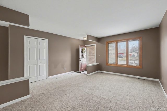 39712 Crystal Drive, Sterling Heights, MI 48310