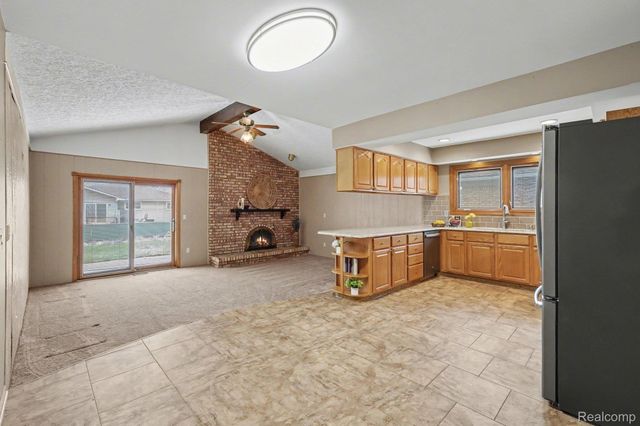 39712 Crystal Drive, Sterling Heights, MI 48310