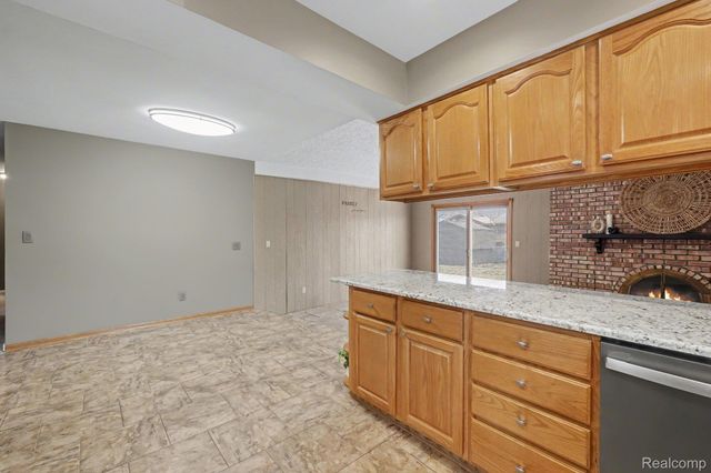 39712 Crystal Drive, Sterling Heights, MI 48310