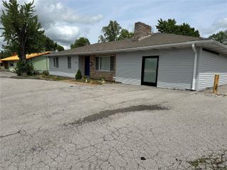 7004 N Hanley Road, Hazelwood, MO 63042