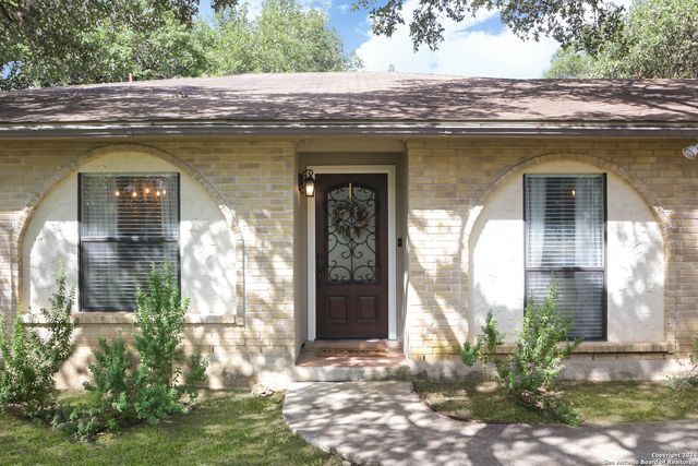 1734 Mountjoy St, San Antonio, TX 78232