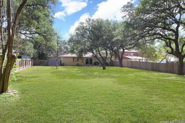 1734 Mountjoy St, San Antonio, TX 78232
