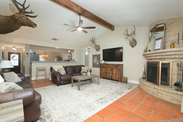 1734 Mountjoy St, San Antonio, TX 78232