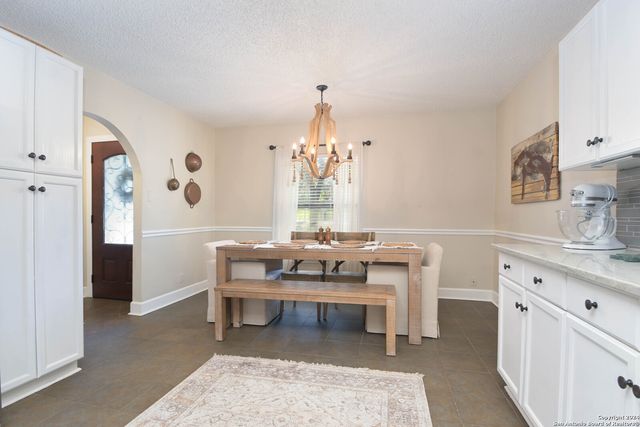 1734 Mountjoy St, San Antonio, TX 78232
