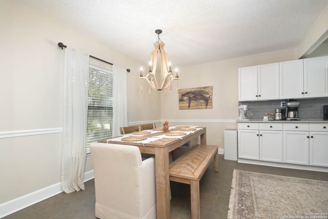 1734 Mountjoy St, San Antonio, TX 78232