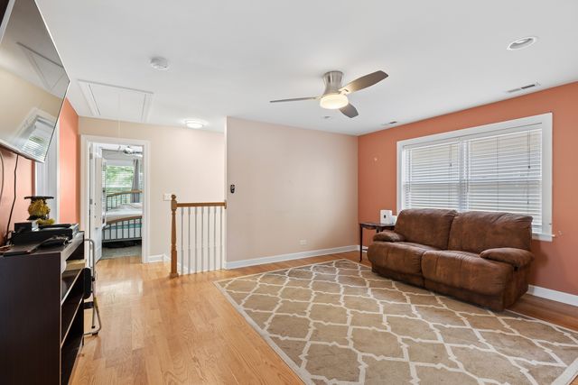 5230 N Mcvicker Avenue, Chicago, IL 60630