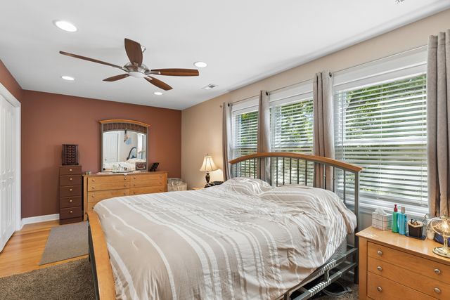 5230 N Mcvicker Avenue, Chicago, IL 60630
