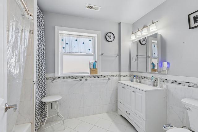 5230 N Mcvicker Avenue, Chicago, IL 60630