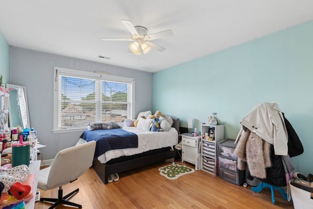 5230 N Mcvicker Avenue, Chicago, IL 60630