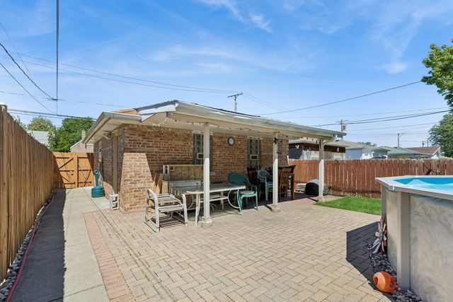 5230 N Mcvicker Avenue, Chicago, IL 60630