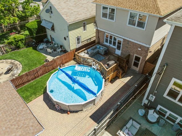 5230 N Mcvicker Avenue, Chicago, IL 60630