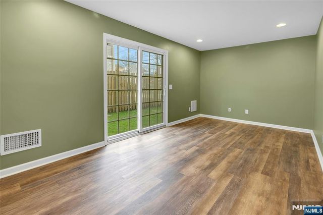 102 Montgomery Street 15, Bloomfield, NJ 07003