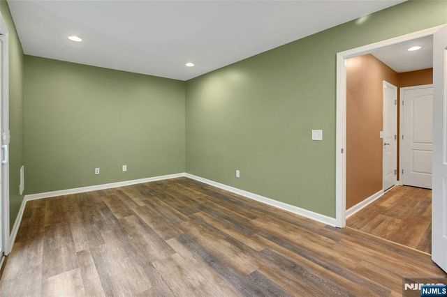 102 Montgomery Street 15, Bloomfield, NJ 07003