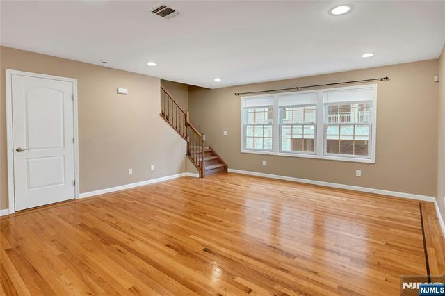 102 Montgomery Street 15, Bloomfield, NJ 07003