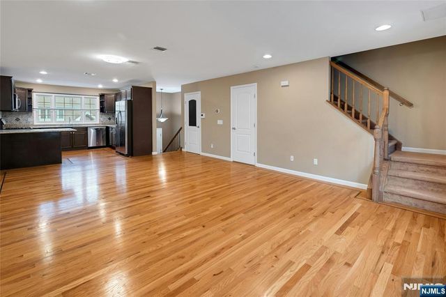 102 Montgomery Street 15, Bloomfield, NJ 07003