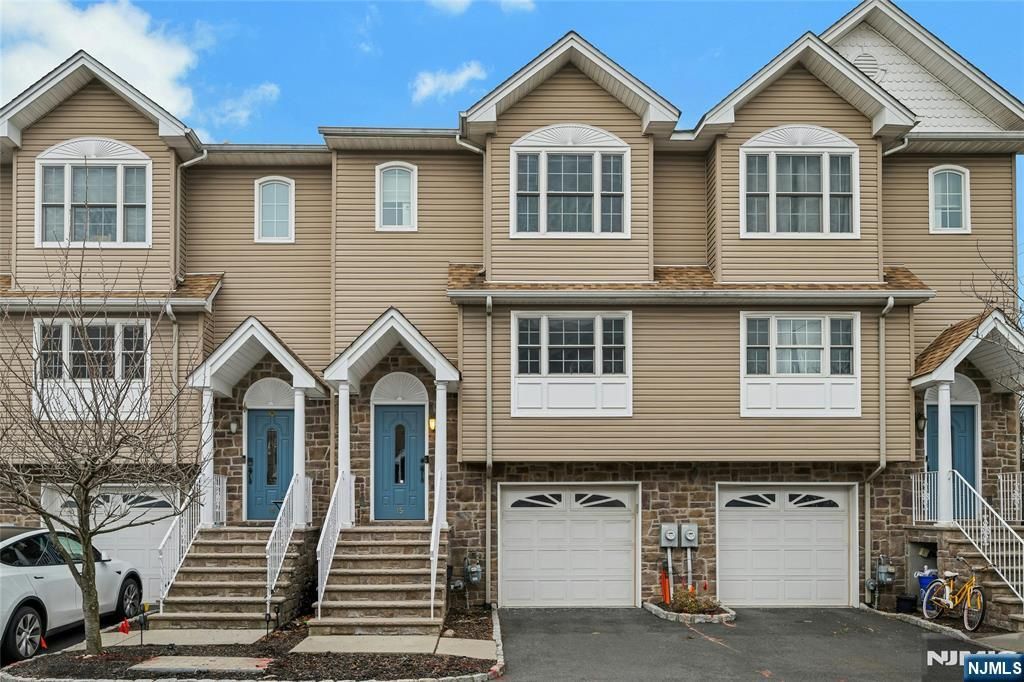 102 Montgomery Street 15, Bloomfield, NJ 07003