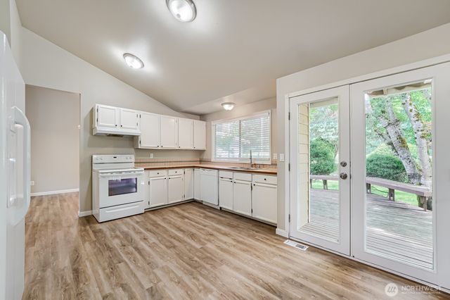 22206 SE 250th Street, Maple Valley, WA 98038