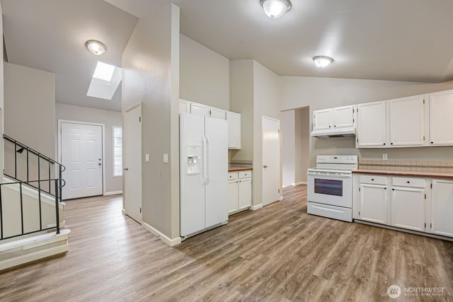 22206 SE 250th Street, Maple Valley, WA 98038