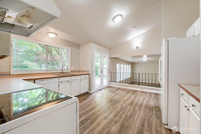 22206 SE 250th Street, Maple Valley, WA 98038