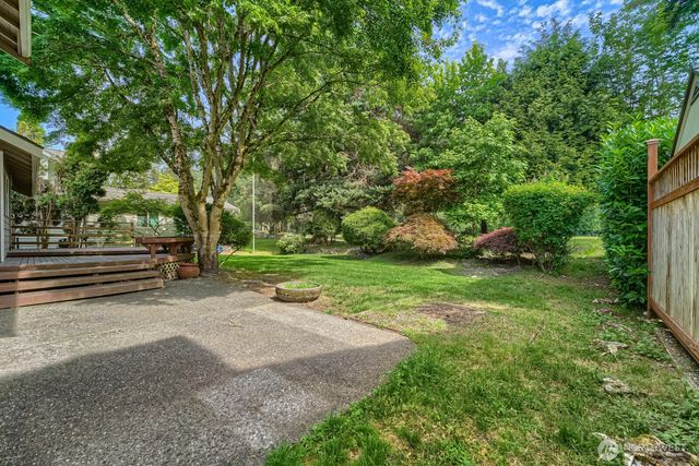 22206 SE 250th Street, Maple Valley, WA 98038