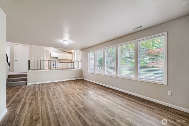 22206 SE 250th Street, Maple Valley, WA 98038