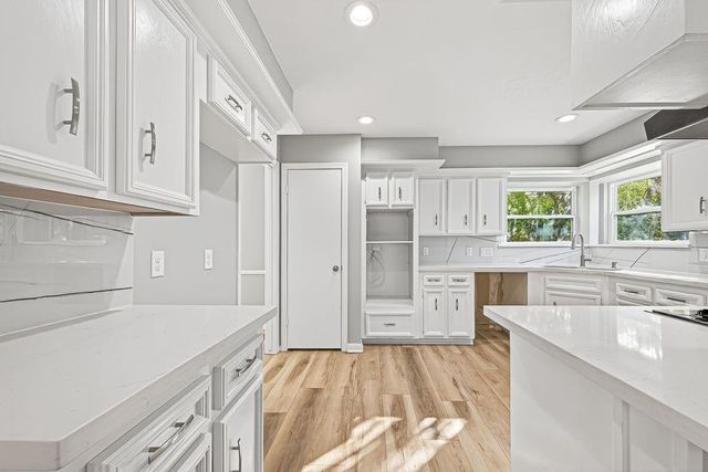 11906 Moorcreek Drive, Houston, TX 77070