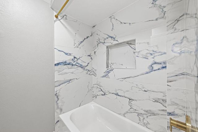 11906 Moorcreek Drive, Houston, TX 77070