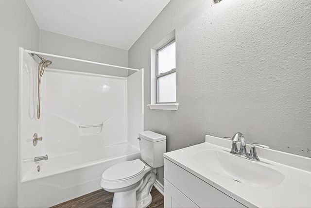 11906 Moorcreek Drive, Houston, TX 77070