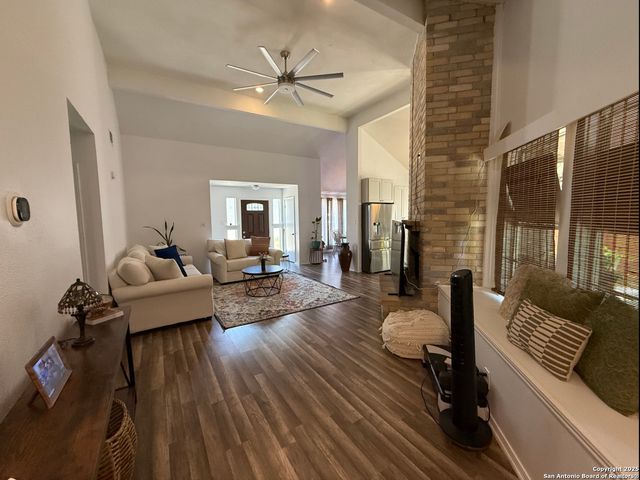 10921 Forest Farm, Live Oak, TX 78233