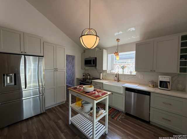 10921 Forest Farm, Live Oak, TX 78233