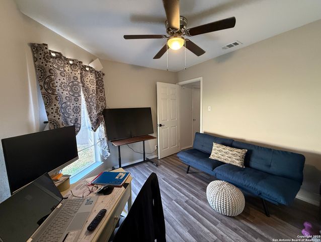 10921 Forest Farm, Live Oak, TX 78233