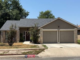 10921 Forest Farm, Live Oak, TX 78233