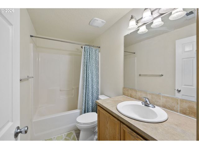 1829 Se 122ND Ave, Portland, OR 97233