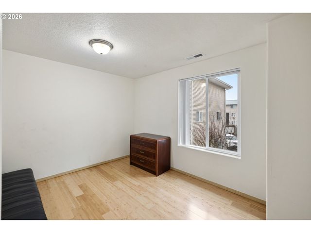 1829 Se 122ND Ave, Portland, OR 97233