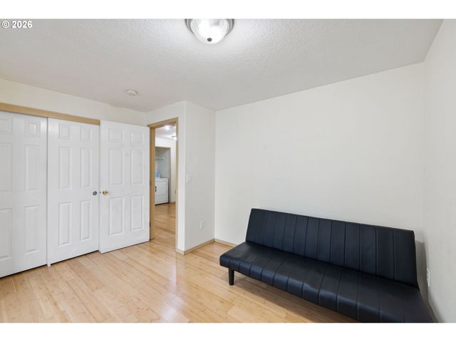 1829 Se 122ND Ave, Portland, OR 97233