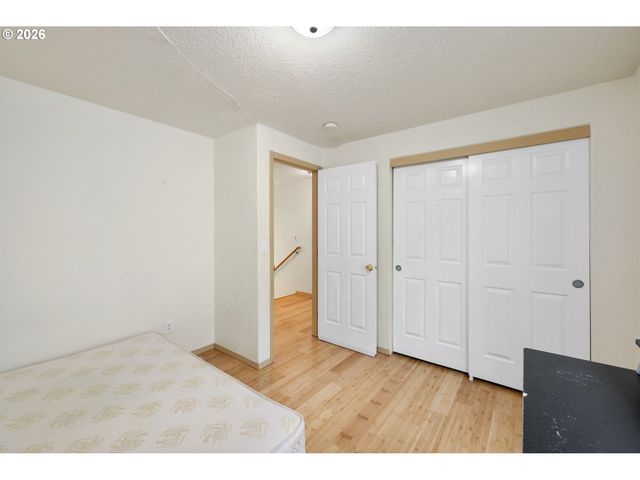 1829 Se 122ND Ave, Portland, OR 97233