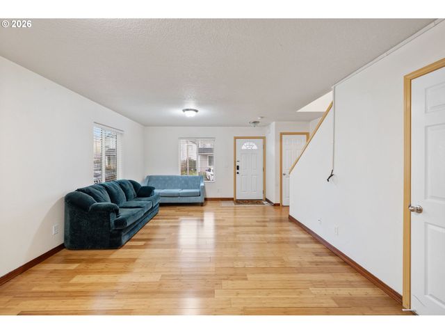 1829 Se 122ND Ave, Portland, OR 97233