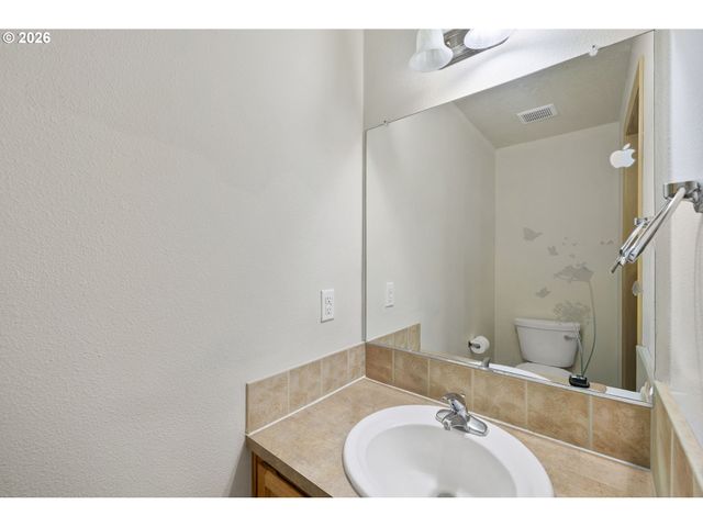 1829 Se 122ND Ave, Portland, OR 97233