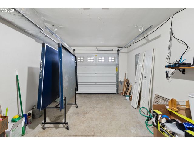 1829 Se 122ND Ave, Portland, OR 97233