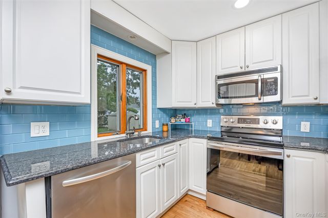 11 Delano Place, West Babylon, NY 11704