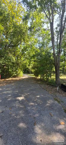 5056 San Miguel St, Milton, FL 32583
