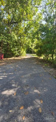 5056 San Miguel St, Milton, FL 32583