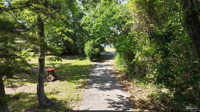 5056 San Miguel St, Milton, FL 32583