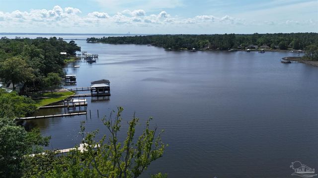 5056 San Miguel St, Milton, FL 32583