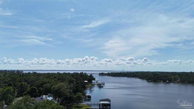 5056 San Miguel St, Milton, FL 32583