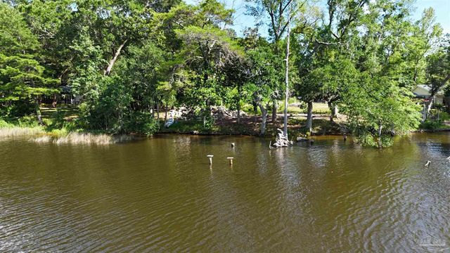 5056 San Miguel St, Milton, FL 32583
