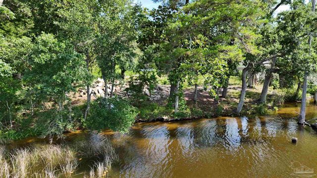 5056 San Miguel St, Milton, FL 32583