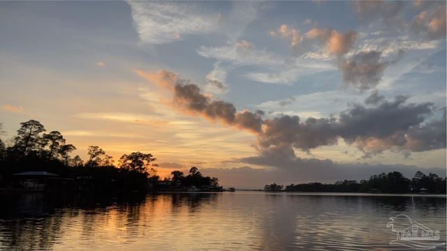 5056 San Miguel St, Milton, FL 32583