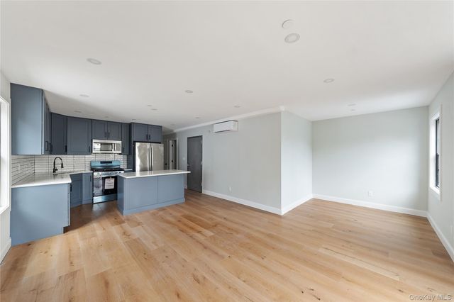 356 S 10th Avenue, Mount Vernon, NY 10550