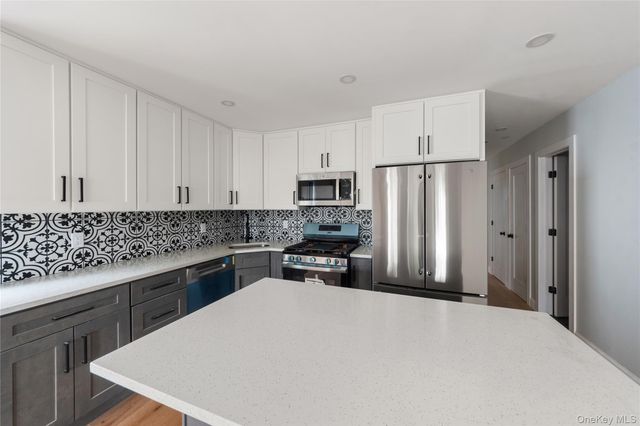 356 S 10th Avenue, Mount Vernon, NY 10550